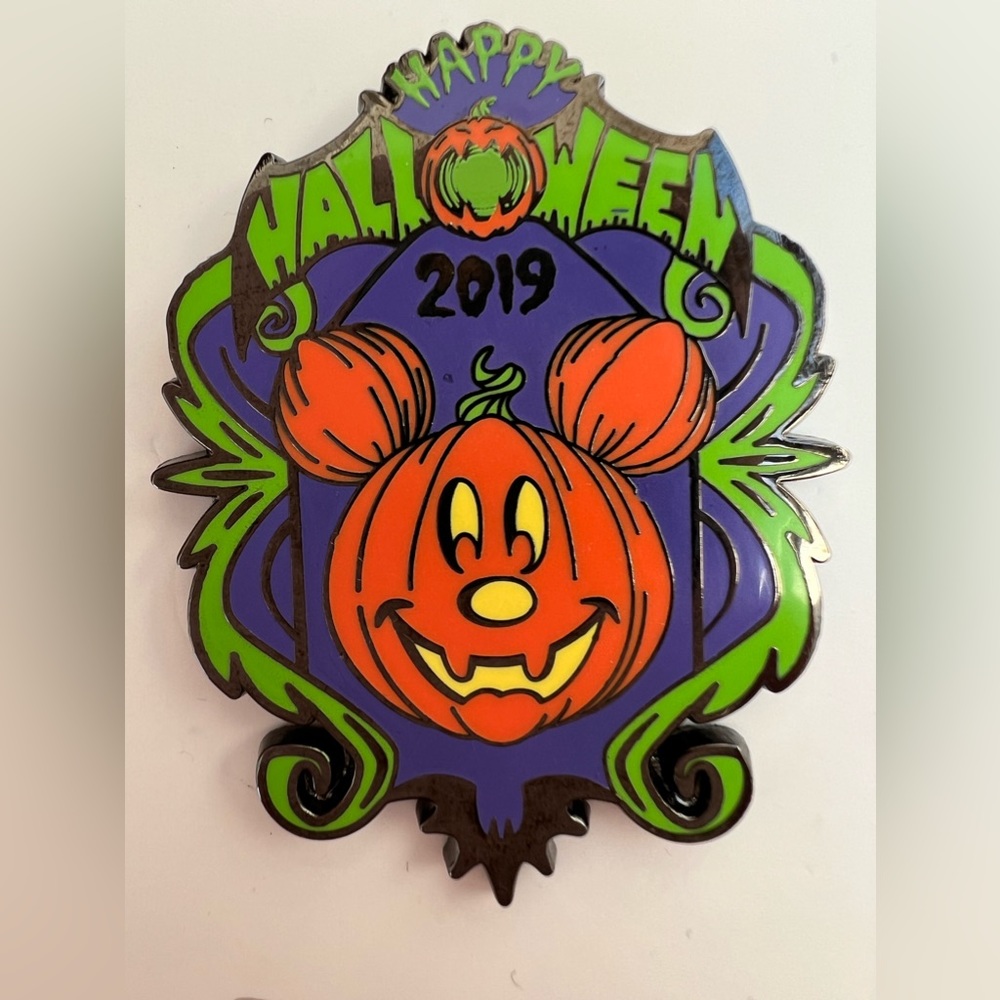Disney DisneyParks Collection Mickey Mouse Pumpkin 2019 Halloween Pin NWT